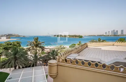 شقة - 3 غرف نوم - 4 حمامات للايجار في الخضراوي - مساكن شور لاين - نخلة جميرا - دبي