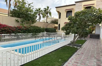 Pool image for: Villa - 4 Bedrooms - 4 Bathrooms for rent in Jumeirah 1 - Jumeirah - Dubai, Image 1