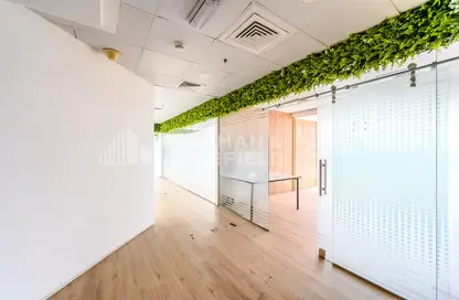 مكتب - استوديو للايجار في برج بلو باي - الخليج التجاري - دبي