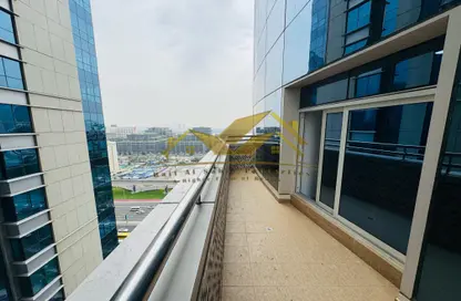 Apartment - 1 Bedroom - 2 Bathrooms for rent in Blue Tower - Sheikh Zayed Road - Dubai