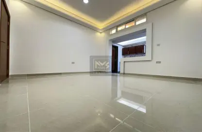 شقة - 1 حمام للايجار في شارع سلطان بن زايد الاول - منطقة المرور - أبوظبي