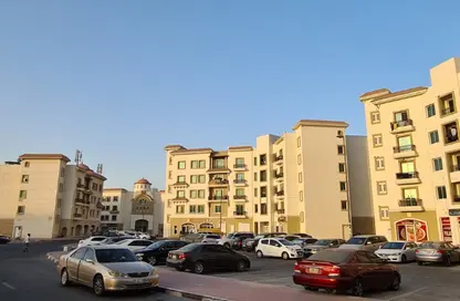 متجر - استوديو - 1 حمام للبيع في L06 - طراز يوناني - المدينة الدولية - دبي