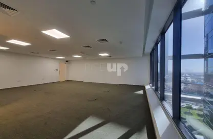 مكتب - استوديو - 2 حمامات للايجار في فندق H - شارع الشيخ زايد - دبي