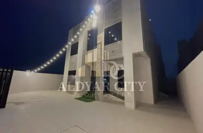 Apartment - 6 Bedrooms - 4 Bathrooms for rent in Jasmine Towers - Garden City - Ajman