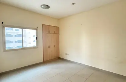شقة - غرفة نوم - 1 حمام للايجار في مبنى القاسمية 13 - الند - القاسمية - الشارقة