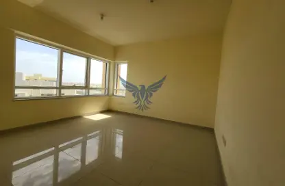 Empty Room image for: Apartment - 2 Bedrooms - 3 Bathrooms for rent in Shabia - Mussafah - Abu Dhabi, Image 1