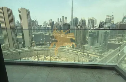 شقة - غرفة نوم - 1 حمام للايجار في زا باراجون لآي جي او - الخليج التجاري - دبي