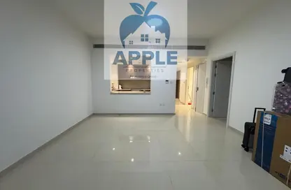 شقة - غرفة نوم - 2 حمامات للايجار في أبتاون الزاهية - الزاهية - تجارية مويلح - الشارقة