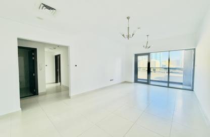 Apartment - 1 Bedroom - 2 Bathrooms for rent in Jumeirah Garden City - Al Satwa - Dubai