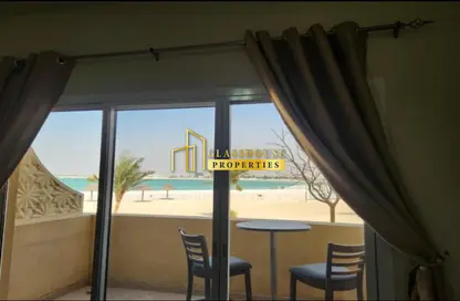 شقة - 1 حمام للايجار في فيروز - باب البحر - جزيرة المرجان - رأس الخيمة