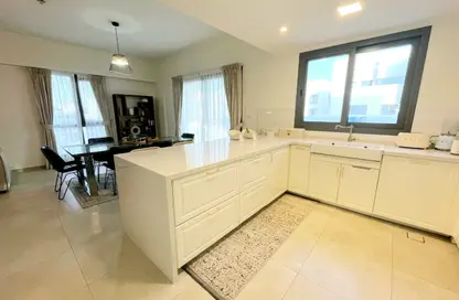 Apartment - 3 Bedrooms - 3 Bathrooms for sale in Zahra Apartments 2B - Zahra Apartments - Town Square - Dubai
