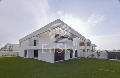 Outdoor House image for: Villa - 5 Bedrooms - 6 Bathrooms for sale in West Yas - Yas Island - Abu Dhabi, Image 1