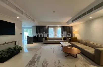 تاون هاوس - 3 غرف نوم - 4 حمامات للايجار في الينابيع 15 - الينابيع - دبي