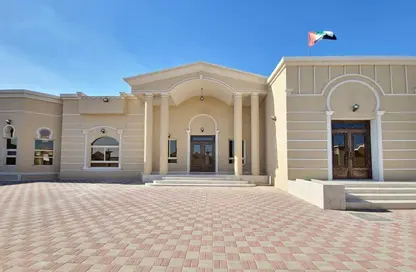 Villa - 3 Bedrooms - 4 Bathrooms for rent in Al Warqa'a 4 - Al Warqa'a - Dubai
