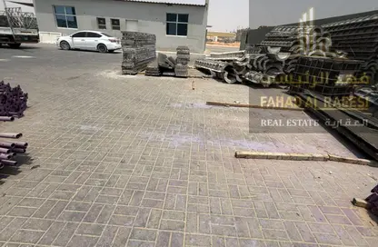 مستودع - استوديو - 5 حمامات للايجار في أم الثعوب - أم القيوين