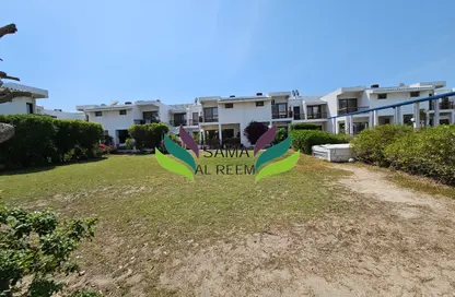 Villa - 3 Bedrooms - 3 Bathrooms for rent in Jumeirah 2 Villas - Jumeirah 2 - Jumeirah - Dubai