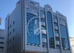للبيع بناية تجارية 7 طوابق في مدينة محمد بن زايد التجارية