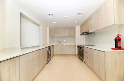 شقة - 3 غرف نوم - 3 حمامات للبيع في 2 الجادة - الجادة - الشارقة