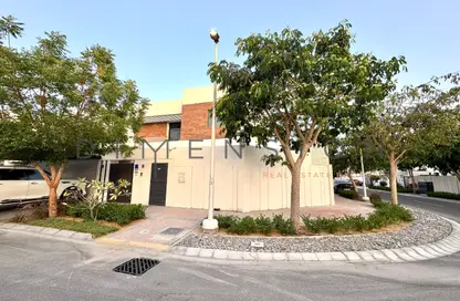 Villa - 5 Bedrooms - 6 Bathrooms for sale in West Yas - Yas Island - Abu Dhabi