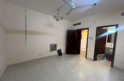 Apartment - 1 Bedroom - 2 Bathrooms for rent in Al Qulaya'ah - Al Sharq - Sharjah