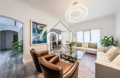 Villa - 5 Bedrooms - 6 Bathrooms for rent in Meadows 2 - Meadows - Dubai