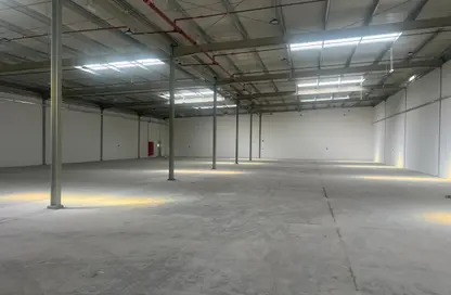 Warehouse - Studio - 1 Bathroom for rent in Umm Ramool - Dubai