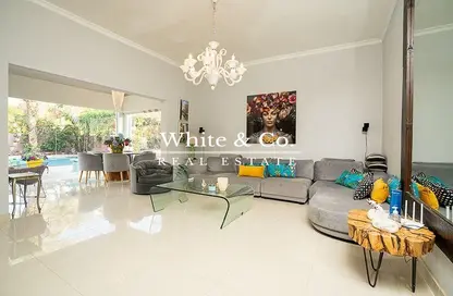 Living Room image for: Villa - 4 Bedrooms - 4 Bathrooms for sale in Meadows 9 - Meadows - Dubai, Image 1