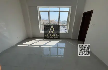 Apartment - 2 Bedrooms - 3 Bathrooms for rent in Corniche Tower - Ajman Corniche Road - Ajman