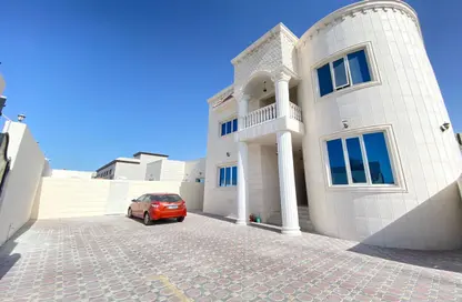 Outdoor Building image for: Apartment - 1 Bathroom for rent in Khalifa City A - Khalifa City - Abu Dhabi, Image 1