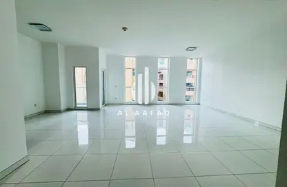 شقة - 3 غرف نوم - 4 حمامات للايجار في مجمع الريان - النهدة - الشارقة