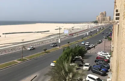 شقة - 2 غرف نوم - 2 حمامات للايجار في مساكن كورنيش عجمان - طريق كورنيش عجمان - عجمان