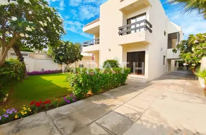 Villa - 5 Bedrooms - 6 Bathrooms for rent in Jumeirah 3 Villas - Jumeirah 3 - Jumeirah - Dubai