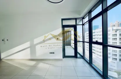 Apartment - 1 Bedroom - 2 Bathrooms for rent in Jumeirah Garden City - Al Satwa - Dubai