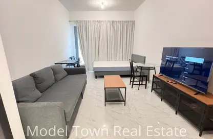 Apartment - Studio - 1 Bathroom for rent in Oasis 1 - Oasis Residences - Masdar City - Abu Dhabi