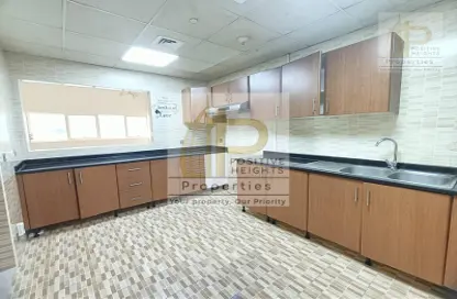 Apartment - 3 Bedrooms - 3 Bathrooms for rent in Lulu Building - Al Barsha 1 - Al Barsha - Dubai