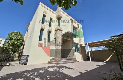 Villa - 5 Bedrooms - 4 Bathrooms for rent in Al Manara - Dubai