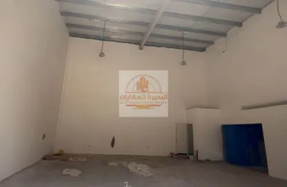 مستودع - استوديو - 1 حمام للايجار في 18 المنطقة الصناعية رقم - المنطقة الصناعية بالشارقة - الشارقة