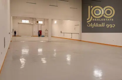 Warehouse - Studio - 2 Bathrooms for rent in Umm Al Thuoob - Umm Al Quwain