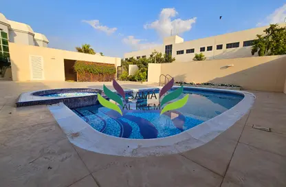 Villa - 5 Bedrooms - 4 Bathrooms for rent in Jumeirah 1 Villas - Jumeirah 1 - Jumeirah - Dubai