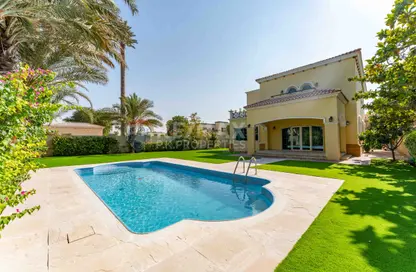 Villa - 4 Bedrooms - 5 Bathrooms for rent in Regional - Jumeirah Park - Dubai