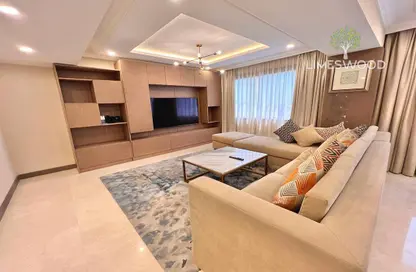 Penthouse - 4 Bedrooms - 5 Bathrooms for rent in Corniche Deira - Deira - Dubai