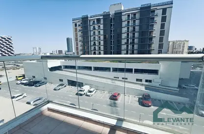 Apartment - 3 Bedrooms - 4 Bathrooms for rent in Mazaya 7 - Queue Point - Liwan - Dubai Land - Dubai