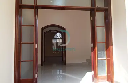 Hall / Corridor image for: Villa - 4 Bedrooms - 5 Bathrooms for rent in Binal Jesrain - Between Two Bridges - Abu Dhabi, Image 1