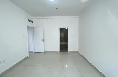 Apartment - 1 Bedroom - 2 Bathrooms for rent in Al Khan - Sharjah