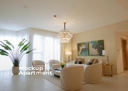 صورةغرفة المعيشة / غرفة الطعام لـ: دوبلكس - 2 غرف نوم - 4 حمامات للبيع في راديانت سكوير - مدينة الأضواء - جزيرة الريم - أبوظبي, صورة 1