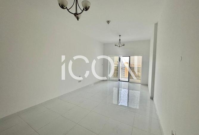 Huge Studio for rent | Ready to move | Vacant