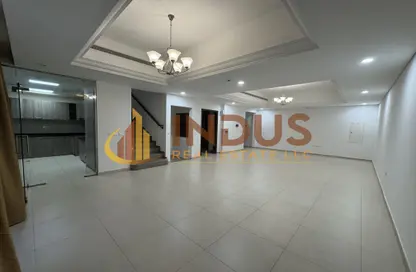 فيلا - 4 غرف نوم - 5 حمامات للايجار في قرية ماربيلا - قمم النصر - مدينة دبي الرياضية - دبي