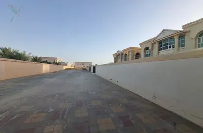 فيلا للبيع في الهيلي - العين