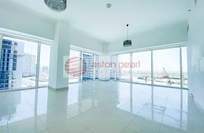 Empty Room image for: Apartment - 2 Bedrooms - 3 Bathrooms for sale in West Wharf - Business Bay - Dubai, Image 1