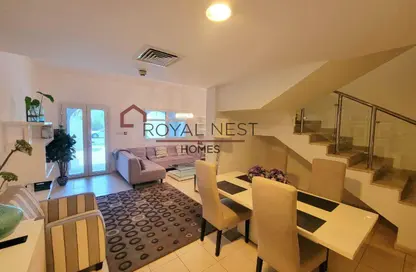 فيلا - 4 غرف نوم - 5 حمامات للايجار في شقق الخريف - سيزون كوميونيتي - منطقة 15 - قرية جميرا الدائرية - دبي